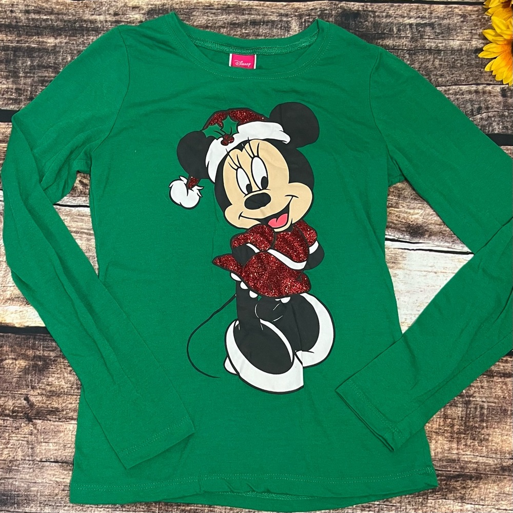 Girls Minnie Mouse T-shirt is ready for Christmas. Size 14 - 16